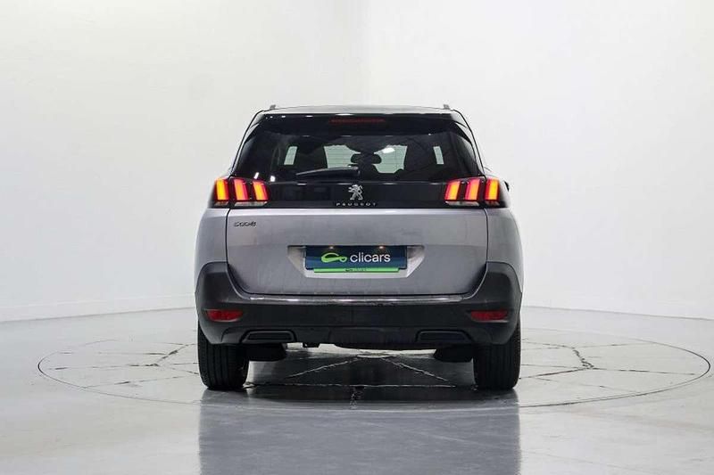 Usado Peugeot 5008 Allure 131 CV (96 kW) 2020 Gris SUV