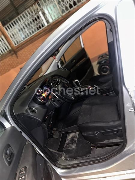 Gris / plata Usado 2009 Peugeot 5008 Business-Line Monovolumen | 2500 € (Buen precio) - Imagen 1/1