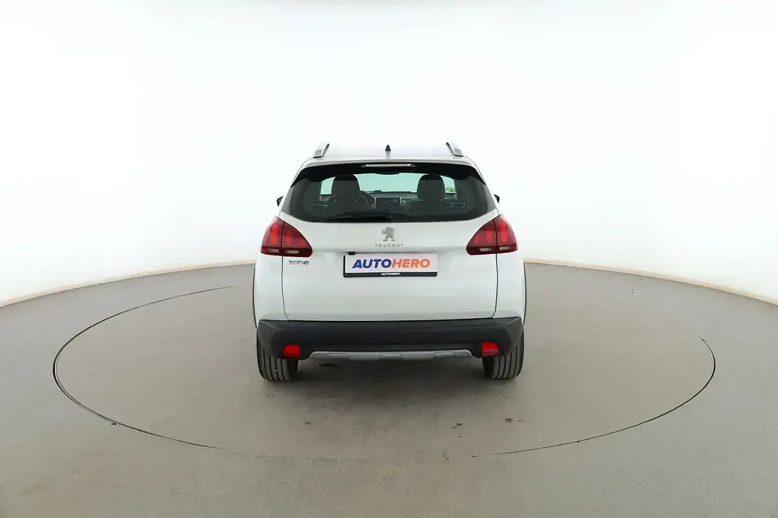 Usado Peugeot 2008 Allure 110 CV (80 kW) 2017 Blanco SUV