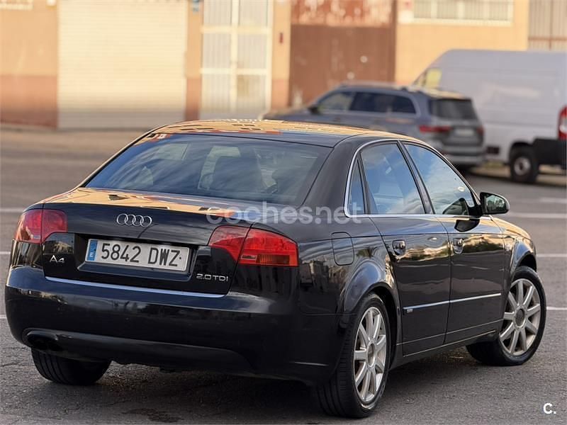 Usado Audi A4 140 CV (102 kW) 2006 Negro Berlina