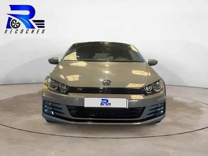 Usado VW Scirocco R-line 125 CV (91 kW) 2017 Gris / plata Coupe