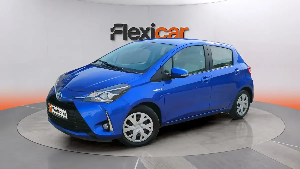 Usado Toyota Yaris Hybrid Business Edition 116 CV (85 kW) 2020 Azul Berlina