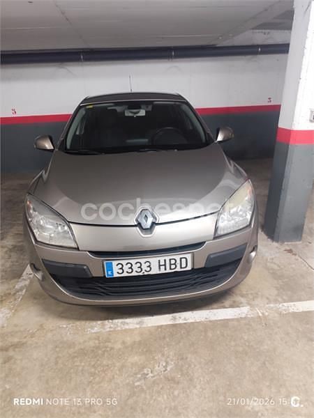 Marrón Usado 2010 Renault Mégane GrandTour Dynamique Familiar | 4500 € (Precio justo) - Imagen 1/4