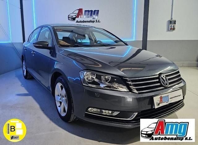 Usado VW Passat Trendline 105 CV (77 kW) 2014 Gris Berlina