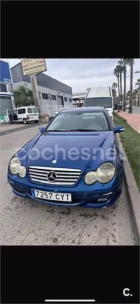 Usado Mercedes C200 122 CV (89 kW) 2004 Azul Berlina
