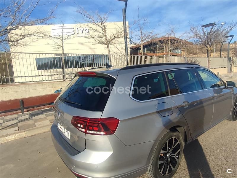 Usado VW Passat Executive 150 CV (110 kW) 2020 Gris / plata Familiar