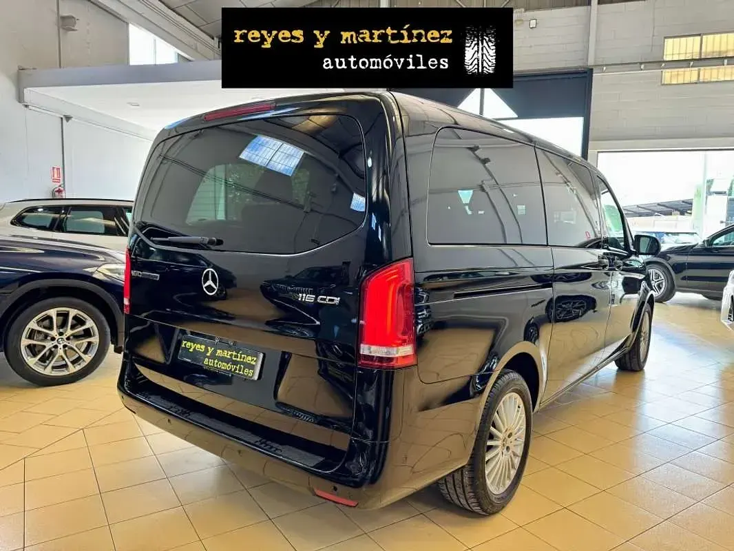 Usado Mercedes Vito 163 CV (119 kW) 2021 Negro Van