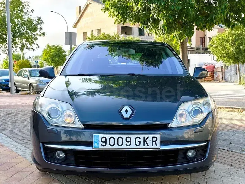 Usado Renault Laguna III Privilege 130 CV (95 kW) 2009 Gris / plata Berlina