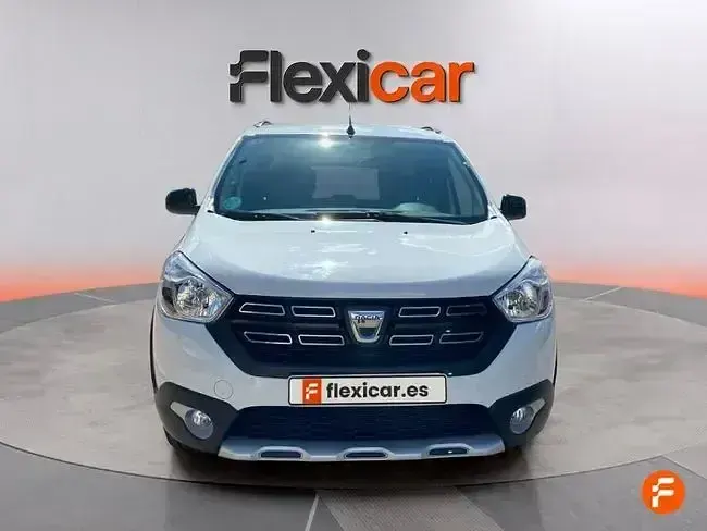 Usado Dacia Lodgy 115 CV (84 kW) 2021 Blanco Monovolumen