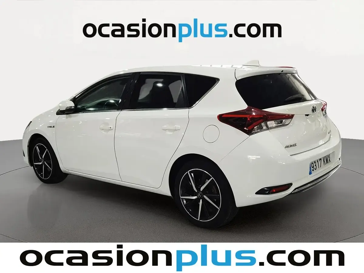 Usado Toyota Auris Hybrid Edition 136 CV (100 kW) 2018 Blanco Utilitario