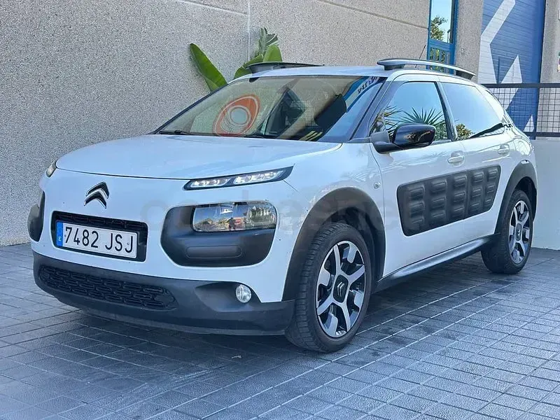 Usado Citroën C4 Feel 82 CV (60 kW) 2016 Blanco Berlina