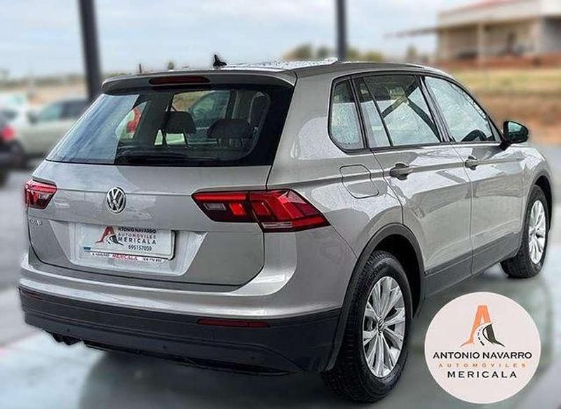 Usado VW Tiguan Sportline 150 CV (110 kW) 2019 Gris SUV