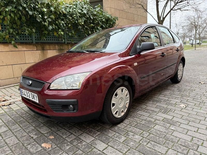 Usado Ford Focus Sport 115 CV (84 kW) 2005 Granate Berlina