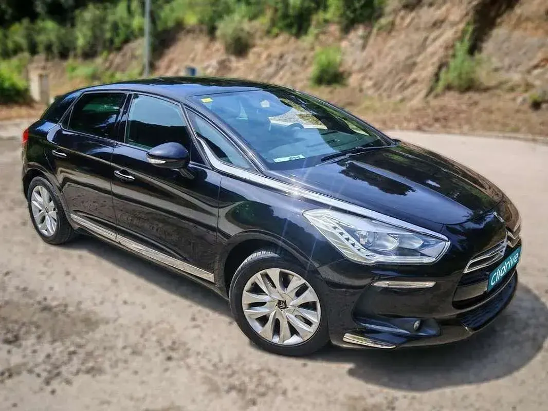 Usado Citroën DS5 163 CV (119 kW) 2015 Negro Utilitario
