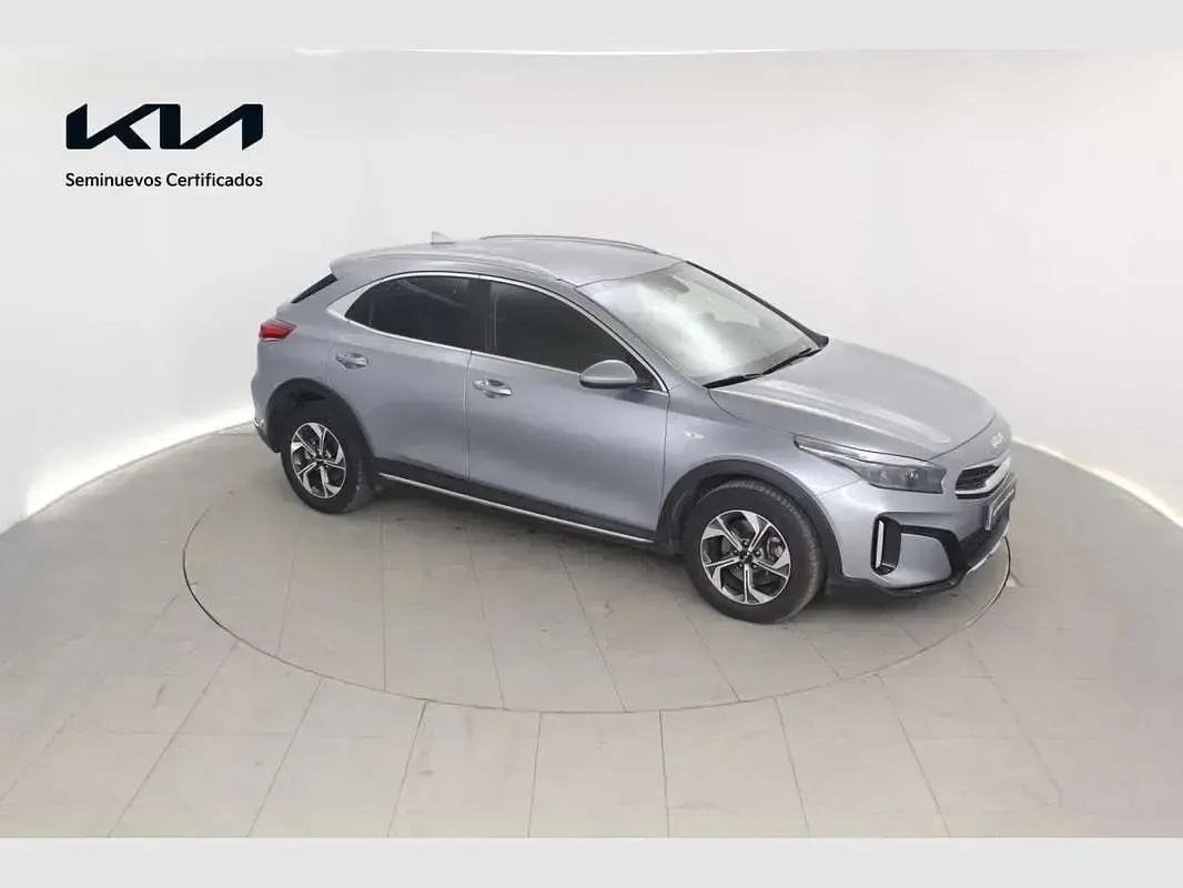 Usado Kia XCeed 101 CV (74 kW) 2025 Plateado SUV