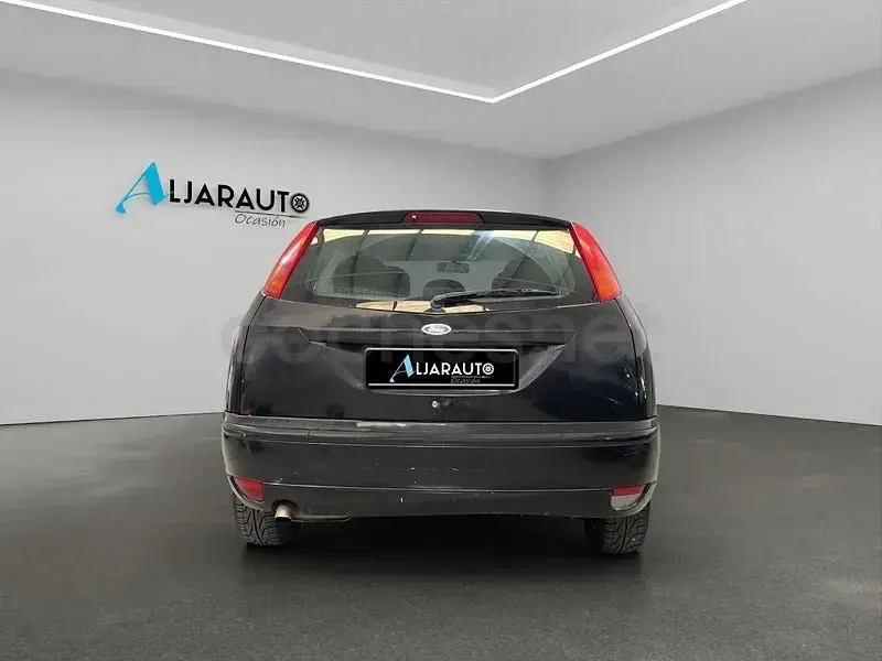 Usado Ford Focus Trend 115 CV (84 kW) 2003 Negro Berlina