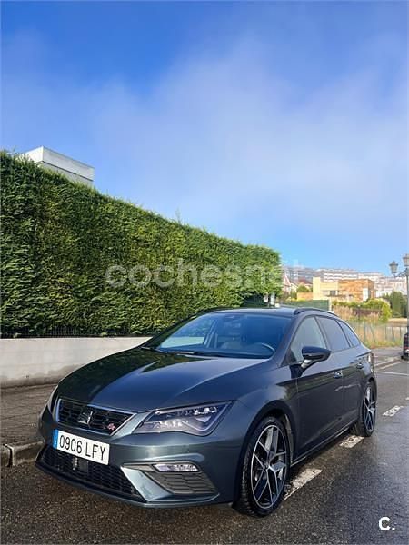 Usado Seat Leon ST FR 150 CV (110 kW) 2020 Gris / plata Familiar