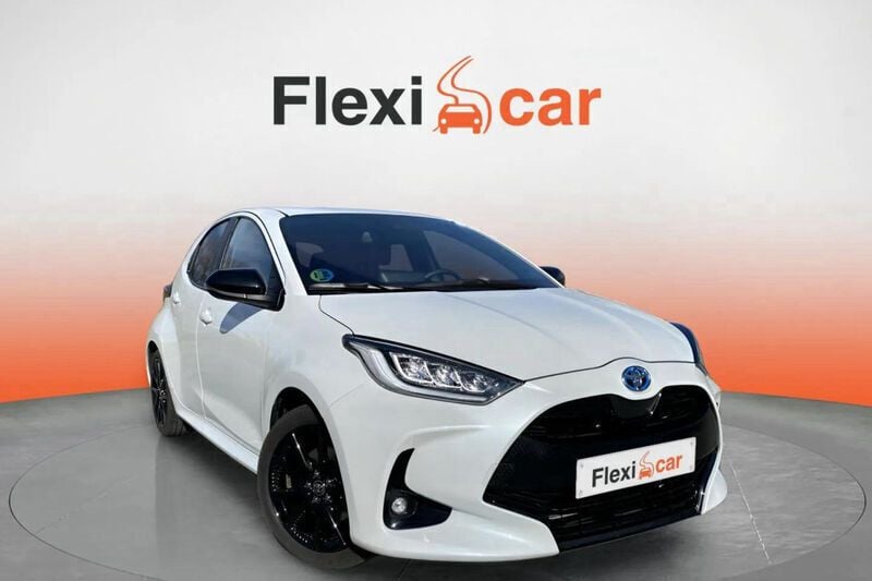 Blanco Usado 2023 Toyota Yaris Hybrid Sport Berlina | 18.690 € (Buen precio) - Imagen 1/4