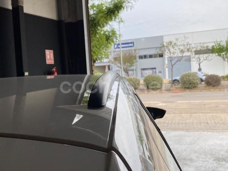 Usado Seat Leon Style 115 CV (84 kW) 2019 Blanco Familiar