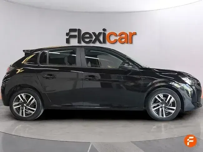 Usado Peugeot 208 Active 100 CV (73 kW) 2023 Negro Utilitario