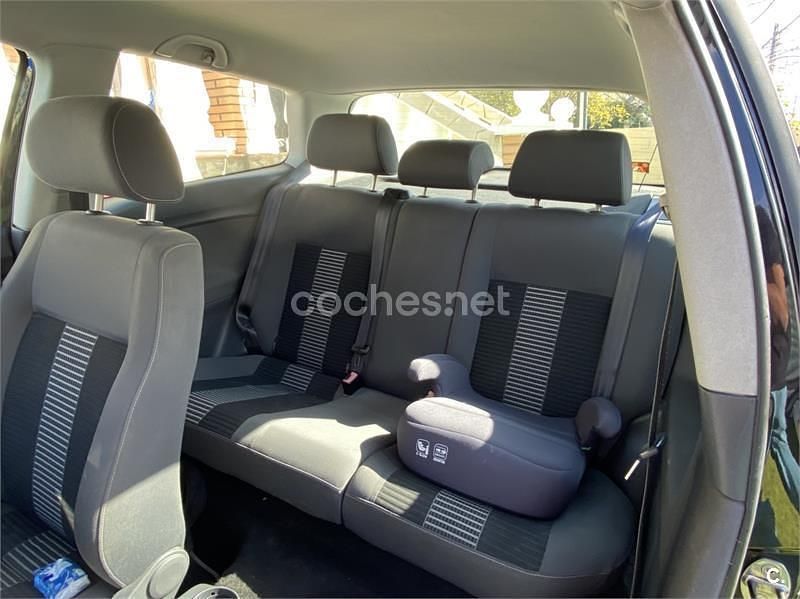 Usado VW Polo United 60 CV (44 kW) 2008 Negro Utilitario