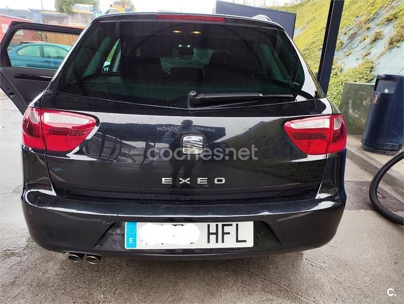 Usado Seat Exeo Sport 170 CV (125 kW) 2011 Negro Familiar