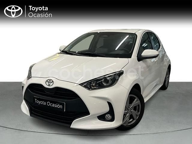 Blanco Usado 2024 Toyota Yaris Hybrid Active Berlina | 21.900 € (Precio justo) - Imagen 1/4