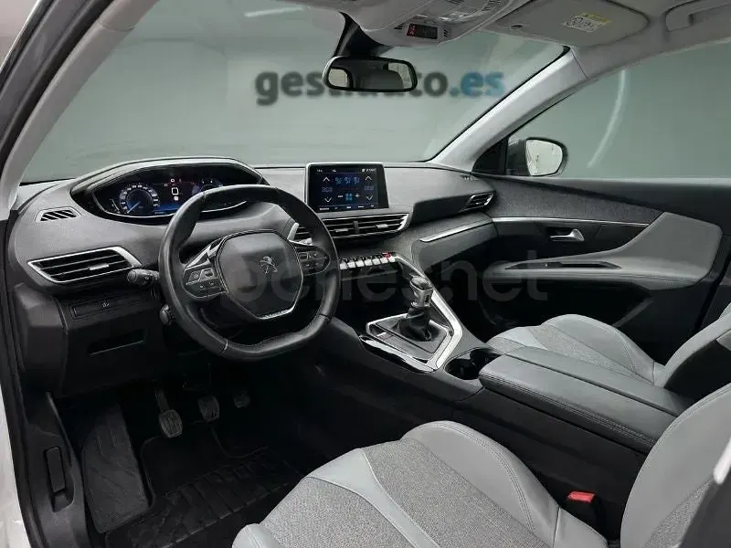 Usado Peugeot 3008 Allure 130 CV (95 kW) 2020 Blanco SUV