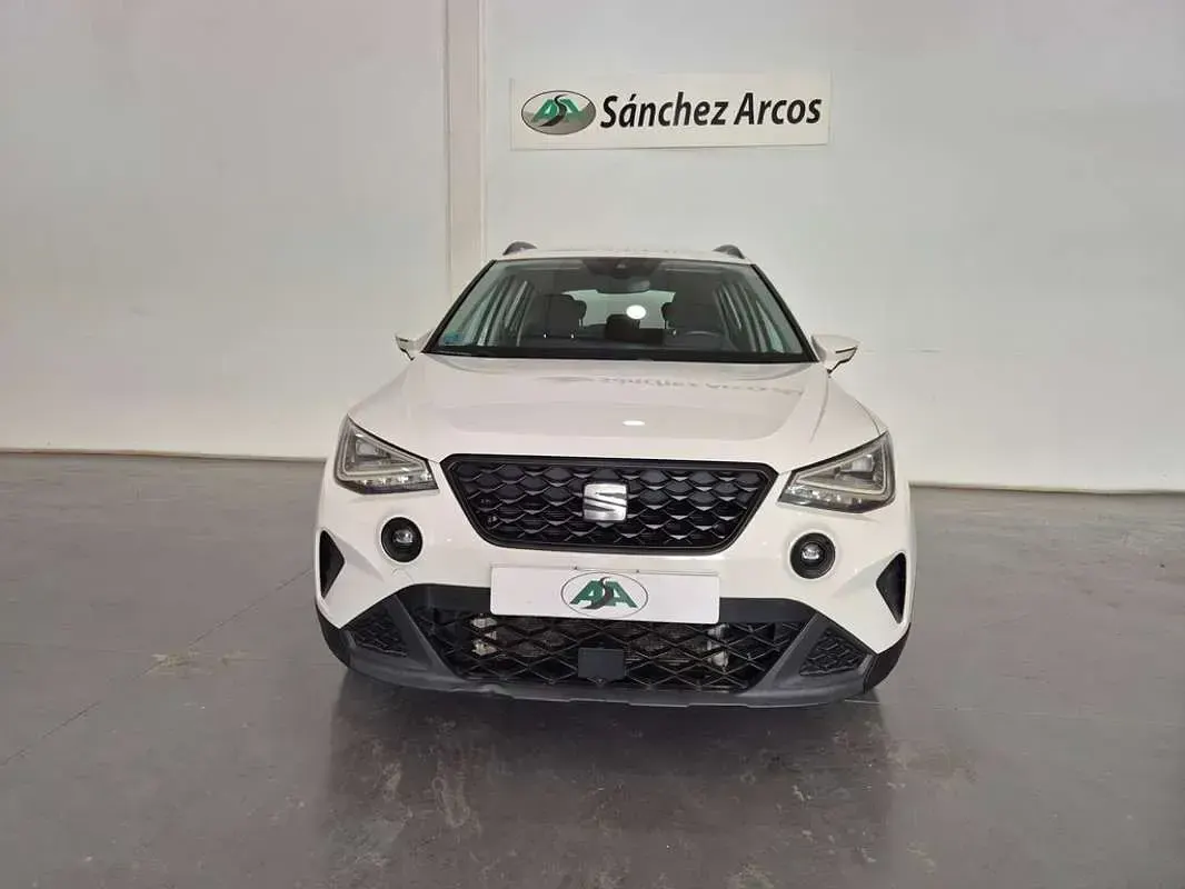 Usado Seat Arona Style 109 CV (80 kW) 2021 Blanco SUV