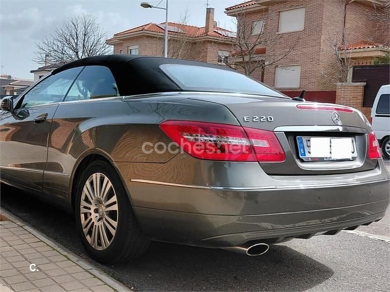 Usado Mercedes E220 Elegance 170 CV (125 kW) 2012 Gris / plata Descapotable