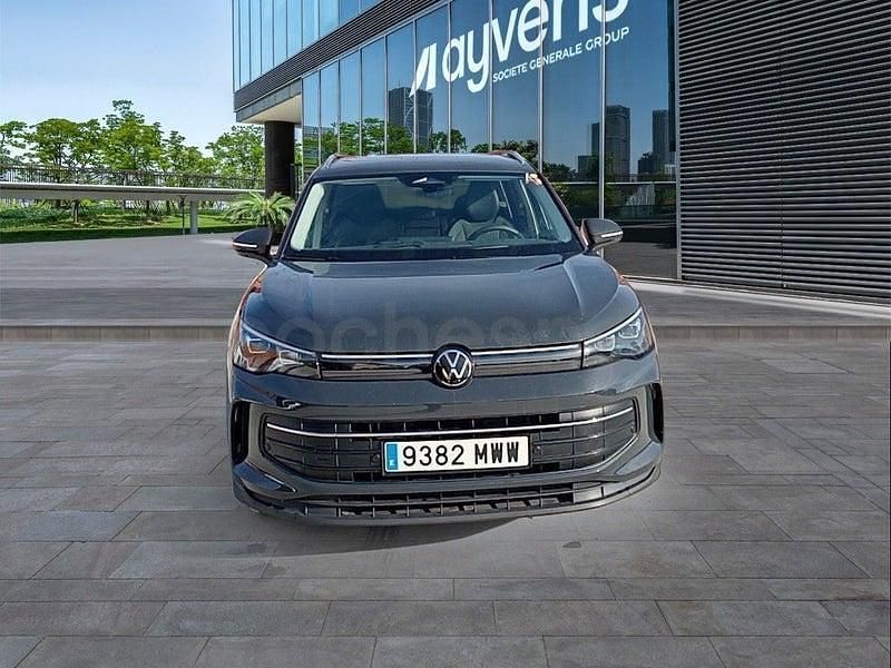 Usado VW Tiguan 150 CV (110 kW) 2024 Gris / plata SUV