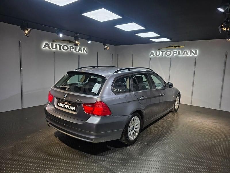 Usado BMW 318 143 CV (105 kW) 2009 Beige Familiar