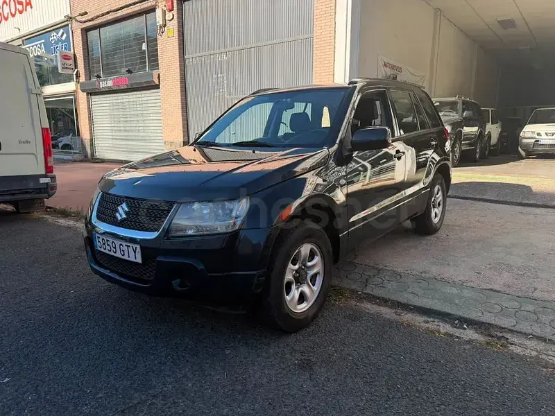Usado Suzuki Grand Vitara 129 CV (94 kW) 2010 Negro SUV