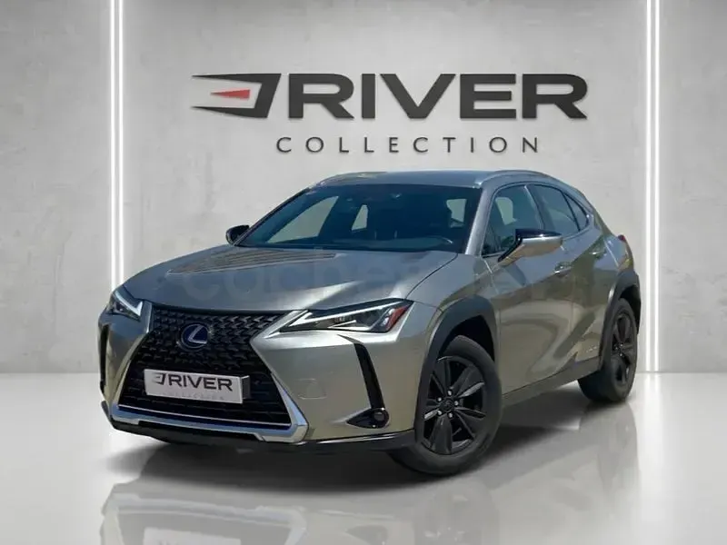 Usado Lexus UX Business Edition 184 CV (135 kW) 2021 Gris / plata SUV