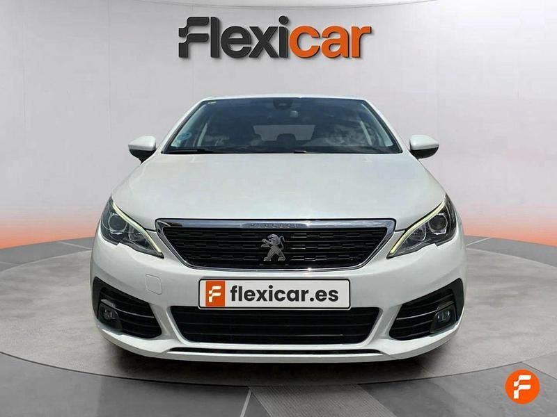 Usado Peugeot 308 Allure 130 CV (95 kW) 2018 Blanco Berlina