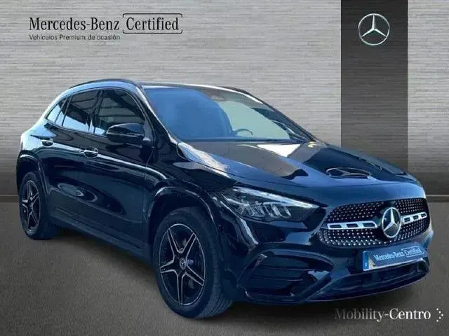 Usado Mercedes GLA250 218 CV (160 kW) 2024 Negro SUV
