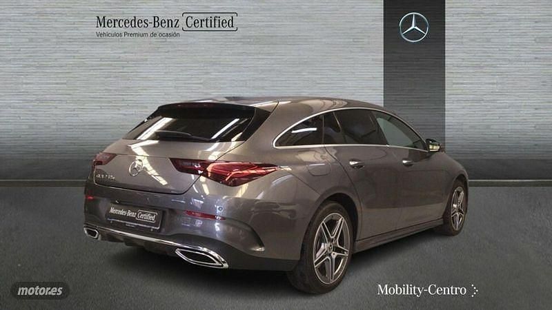Usado Mercedes CLA250e Shooting Brake 218 CV (160 kW) 2025 Gris Familiar