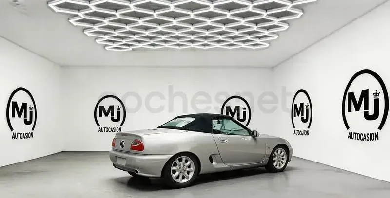 Usado MG F 120 CV (88 kW) 2001 Gris / plata Descapotable
