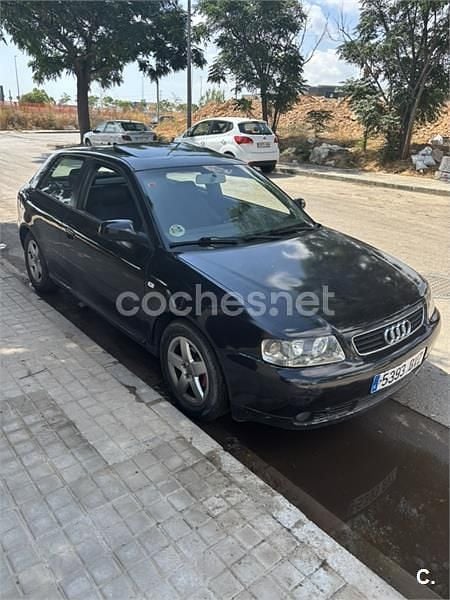 Negro Usado 2002 Audi A3 Ambiente Berlina | 2200 € (Buen precio) - Imagen 1/4