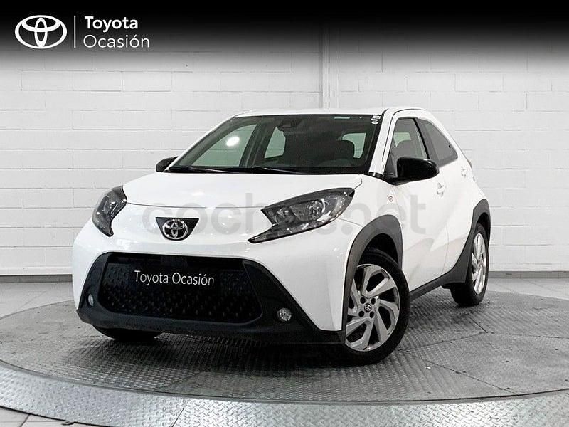 Usado Toyota Aygo X Play 72 CV (52 kW) 2024 Blanco SUV