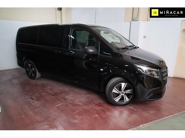 Usado Mercedes Vito 136 CV (100 kW) 2024 Negro Van