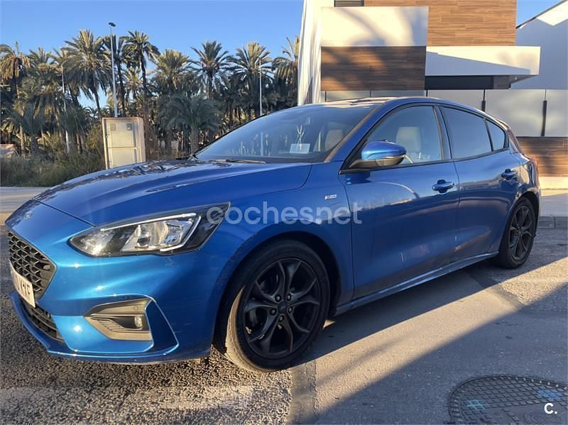 Usado Ford Focus ST-Line 125 CV (91 kW) 2019 Azul Berlina