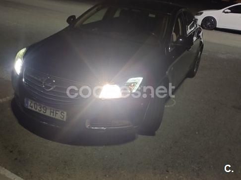 Usado Opel Insignia Cosmo 130 CV (95 kW) 2011 Negro Berlina