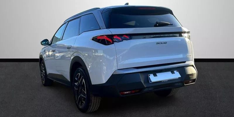 Usado Peugeot 5008 GT 156 kW (213 CV) 2024 Gris Monovolumen