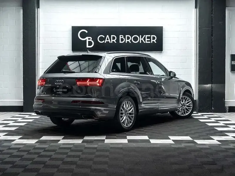 Usado Audi Q7 Sport 218 CV (160 kW) 2017 Gris / plata SUV