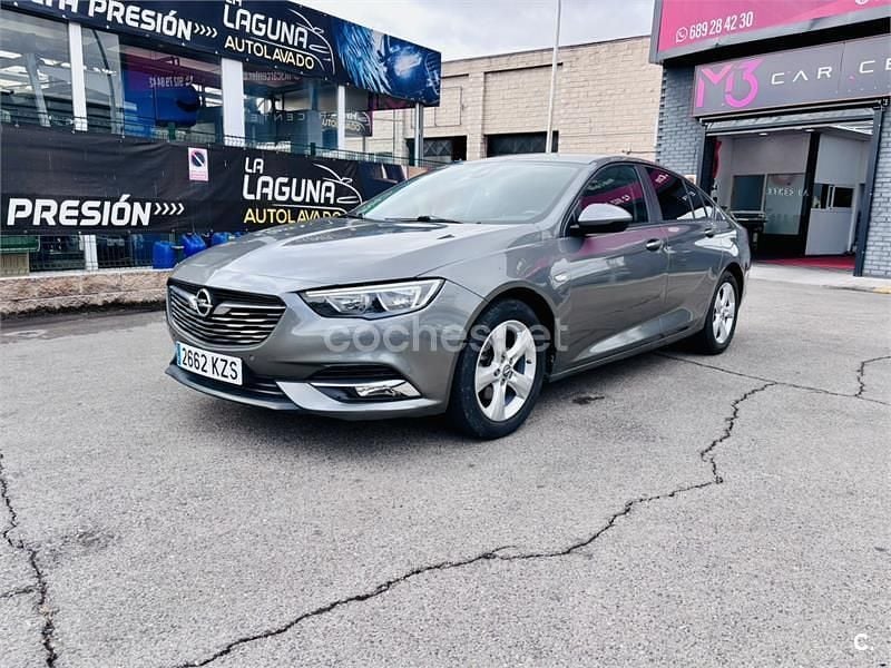 Gris / plata Usado 2019 Opel Insignia Familiar | 13.500 € (Buen precio) - Imagen 1/4