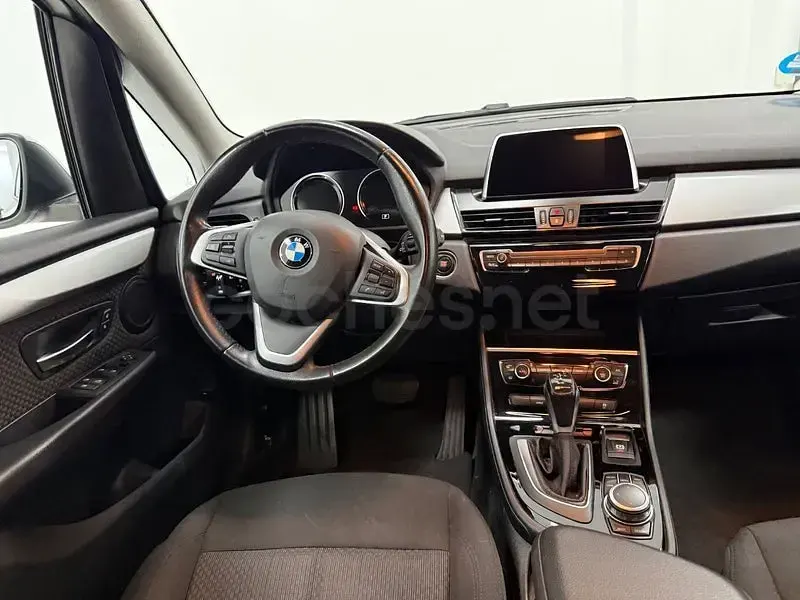 Usado BMW 225 Active Tourer iPerformance 224 CV (164 kW) 2019 Blanco Monovolumen