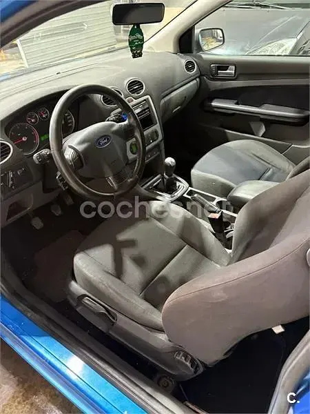 Usado Ford Focus Trend 115 CV (84 kW) 2006 Azul Berlina
