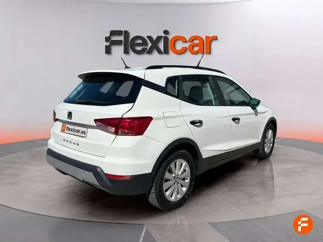 Usado Seat Arona Ecomotive 95 CV (69 kW) 2020 Blanco SUV