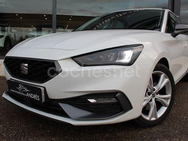 Usado Seat Leon FR 150 CV (110 kW) 2024 Blanco Familiar